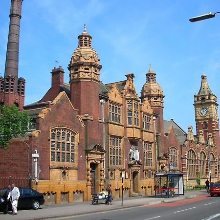 Beautiful Flat With Free Parking Apartment Birmingham Bagian luar foto