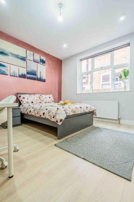 Beautiful Flat With Free Parking Apartment Birmingham Bagian luar foto